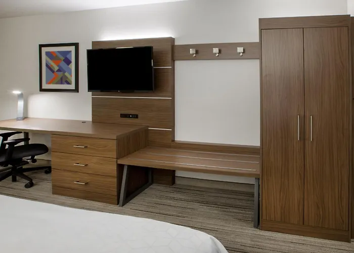 Holiday Inn Express Hotel & Suites Savannah Midtown By Ihg
