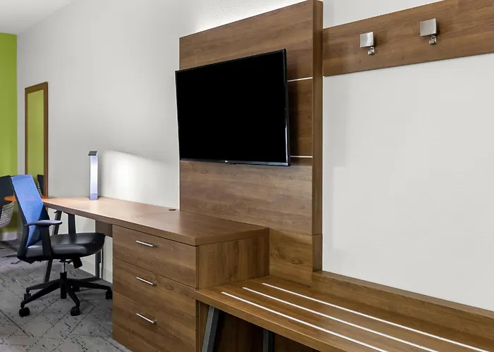 Holiday Inn Express Hotel & Suites Savannah Midtown By Ihg