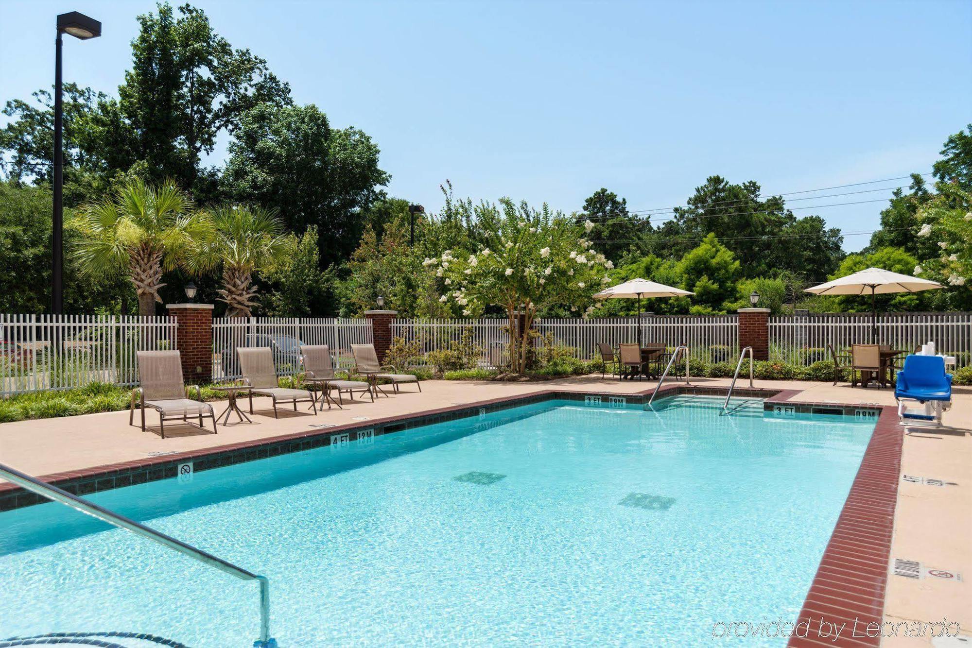 Holiday Express & Midtown By Ihg Hotel Savannah